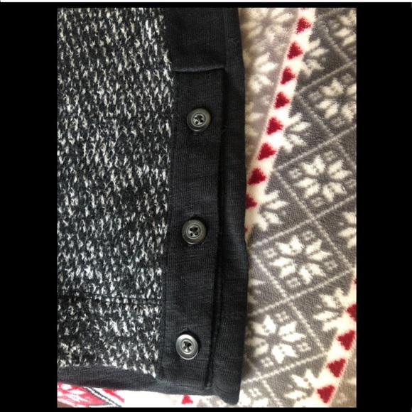 Madewell tweed wool panel button detail 3/4 sleeve pullover top. Size S - Picture 4 of 5